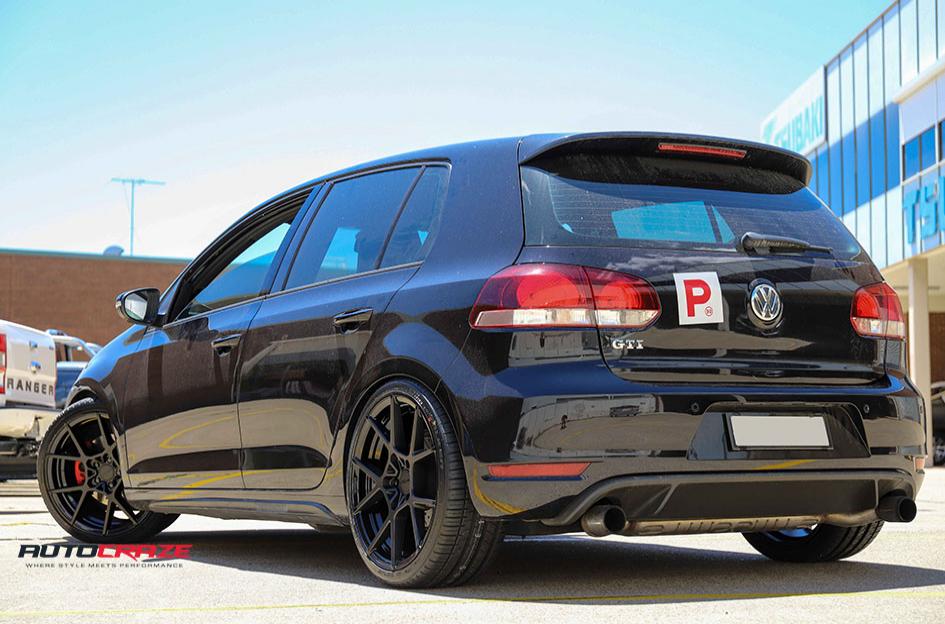 VOLKSWAGEN GOLF KPS MATTE BLACK